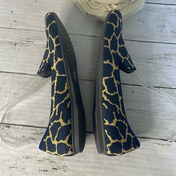 Rothy's NWOT Limited Addition Indigo Giraffe Print Loafer Flat - Picture 6 of 13